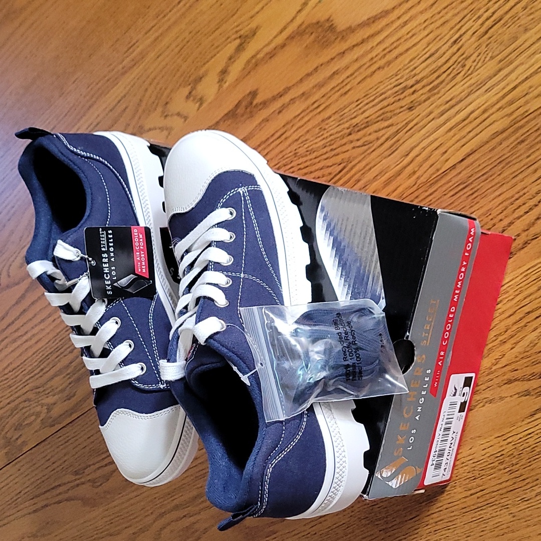 Nwot Skechers Street Roadies- True Roots